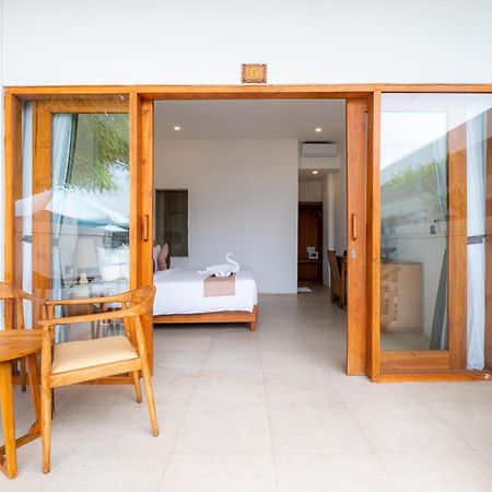 Amp Beach House Toyapakeh Екстериор снимка