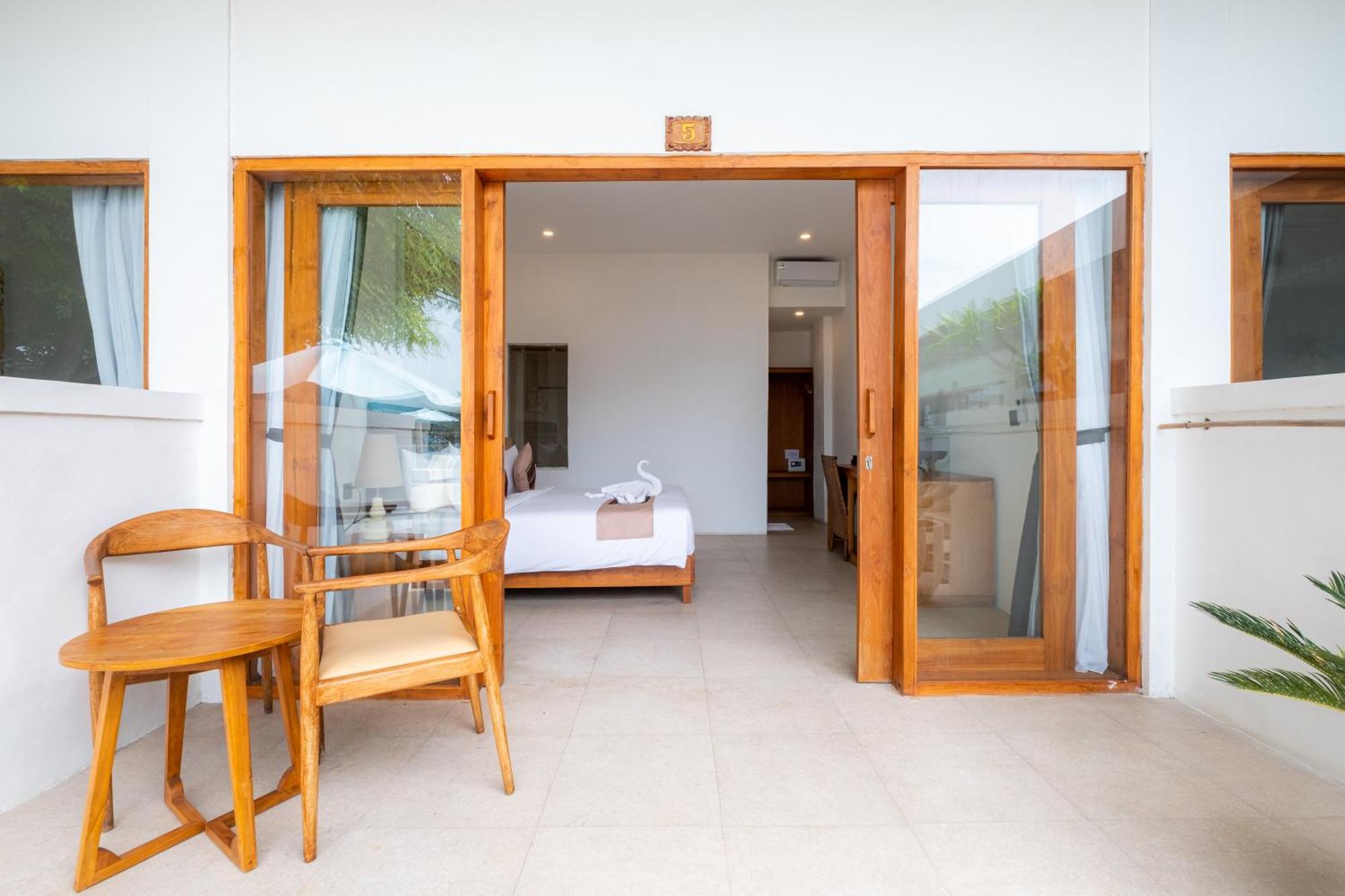 Amp Beach House Toyapakeh Екстериор снимка