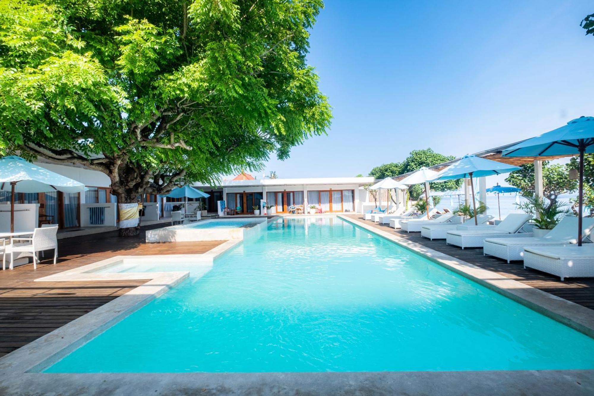 Amp Beach House Toyapakeh Екстериор снимка